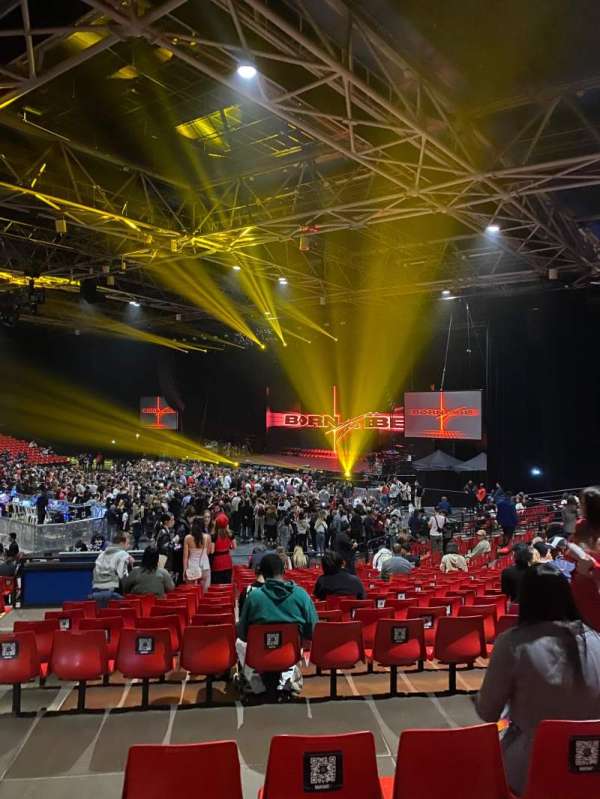 Zénith Paris, bloc: Q, rangée: 26, place: 242