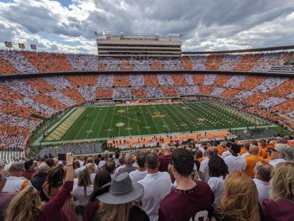 Neyland Stadium, bloc: EE, rangée: 13, place: 5