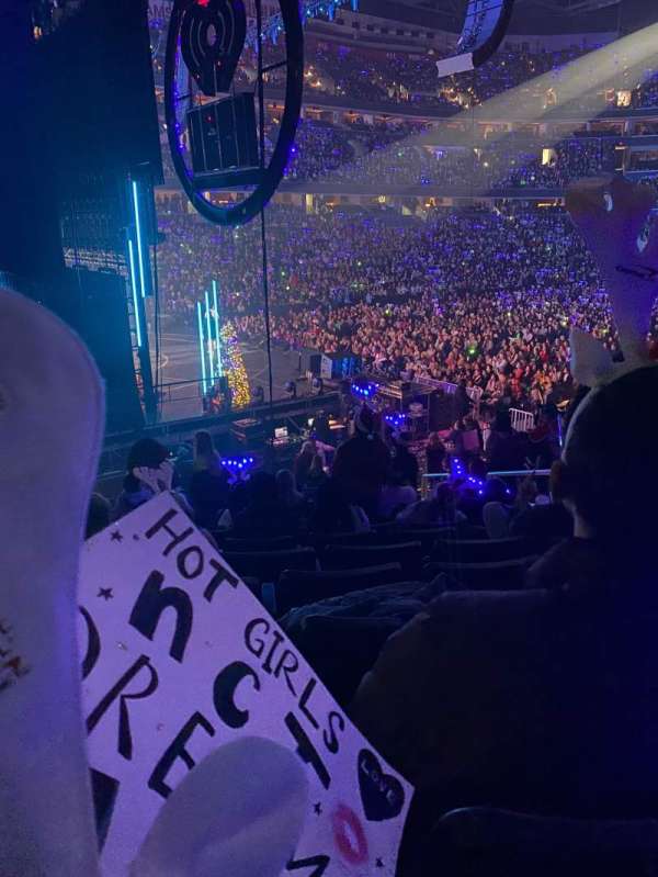 Capital One Arena, bloc: 119, rangée: R, place: 17