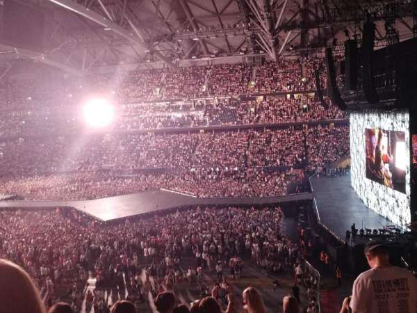 Strawberry Arena, bloc: 214, rangée: 7, place: 279