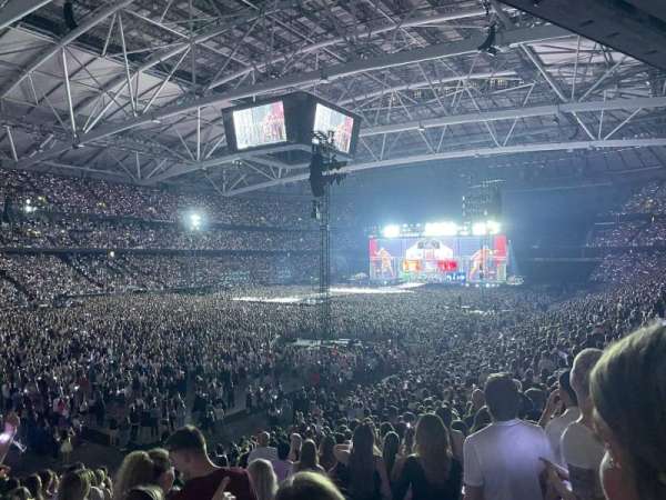 Strawberry Arena, bloc: 106, rangée: 24, place: 20