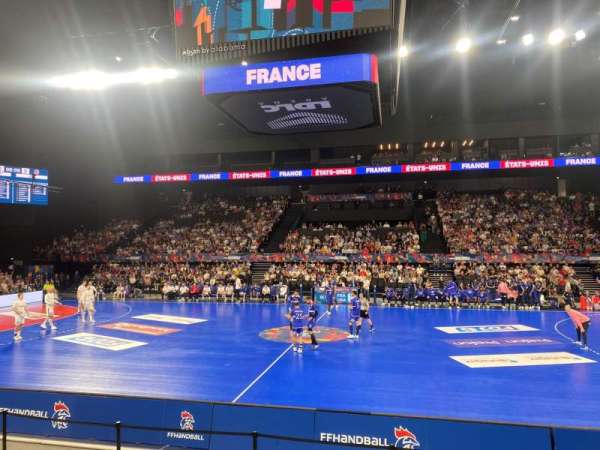 LDLC Arena, bloc: 203, rangée: A, place: 072