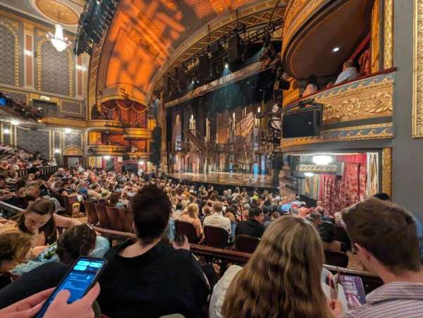 Richard Rodgers Theatre, bloc: Orchestra R, rangée: M, place: 28