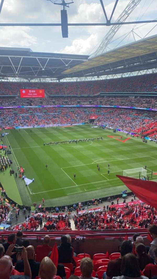 Wembley Stadium, bloc: 517, rangée: 9