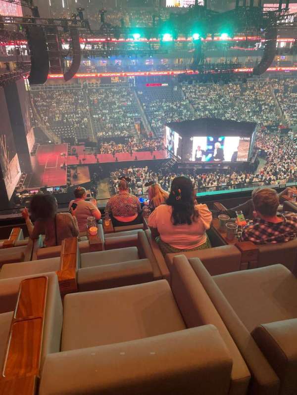 State Farm Arena, bloc: T24, rangée: EE, place: 8