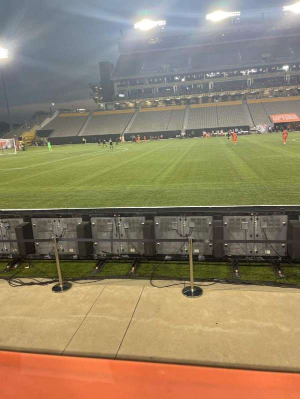 Hamilton Stadium, bloc: 116, rangée: 1, place: 18