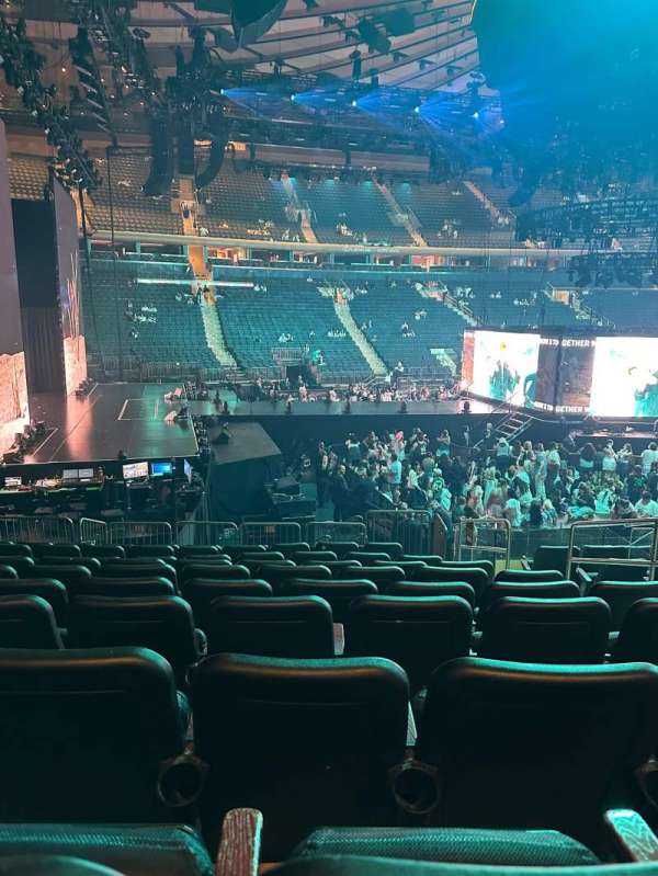 Madison Square Garden, bloc: 115, rangée: 13, place: 15