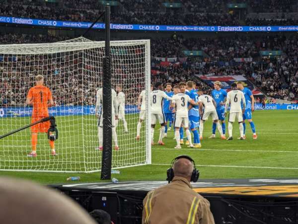 Wembley Stadium, bloc: 132, rangée: 3, place: 289