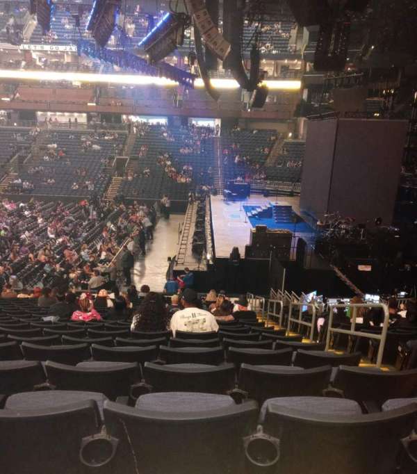 Nationwide Arena, bloc: 102, rangée: V, place: 3, 4