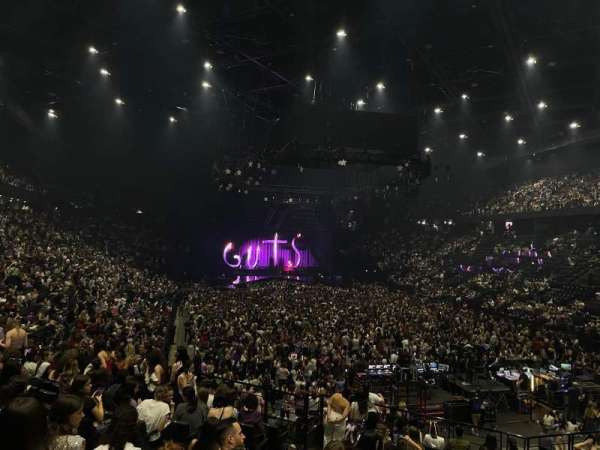 Accor Arena, bloc: Gradin T, rangée: 11, place: 15