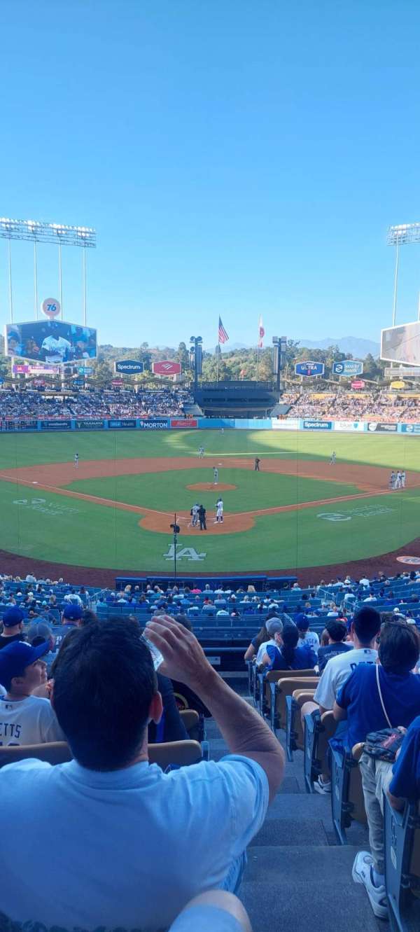 Dodger Stadium, bloc: 102LG, rangée: L, place: 7