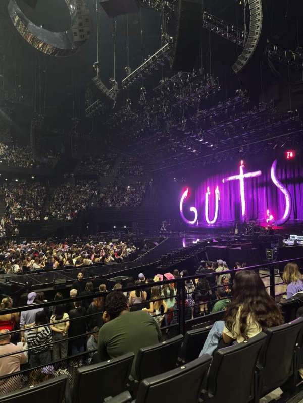 Accor Arena, bloc: Gradin F, rangée: 23, place: 29