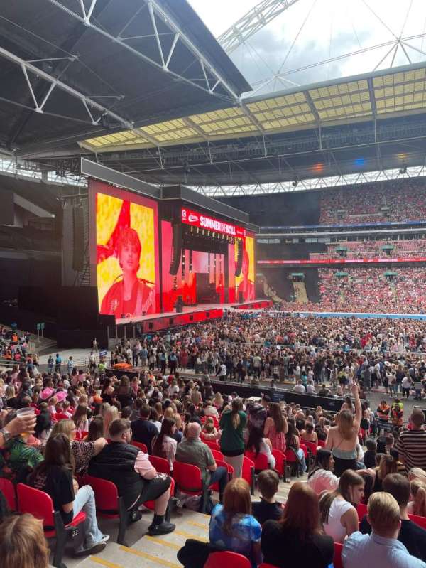 Wembley Stadium, bloc: 125, rangée: 26, place: 64