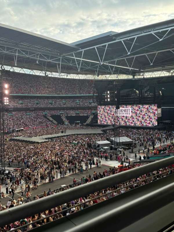 Wembley Stadium, bloc: 204, rangée: 1, place: 77