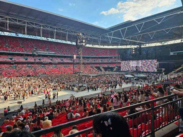 Wembley Stadium, bloc: 105, rangée: 32, place: 68