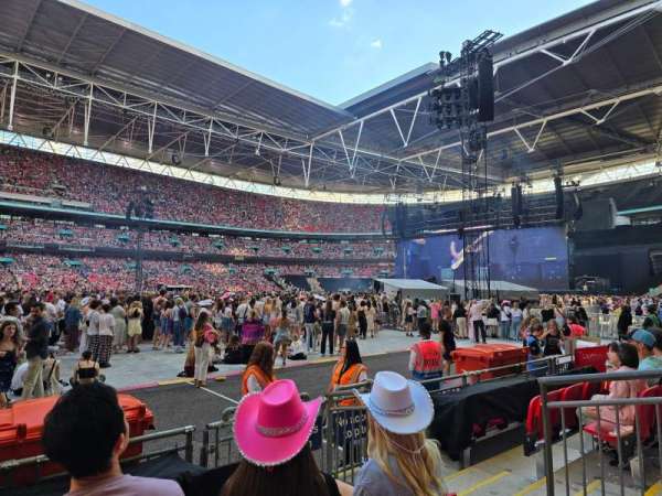 Wembley Stadium, bloc: 102, rangée: 5, place: 5