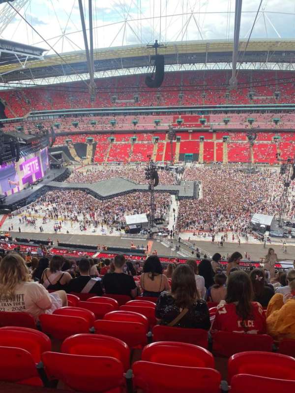 Wembley Stadium, bloc: 526, rangée: 31, place: 385