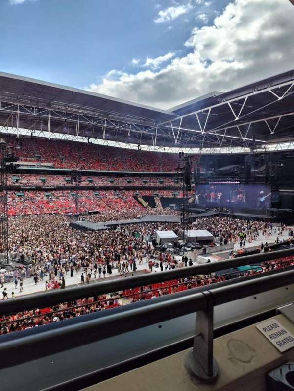 Wembley Stadium, bloc: 203, rangée: 1, place: 41