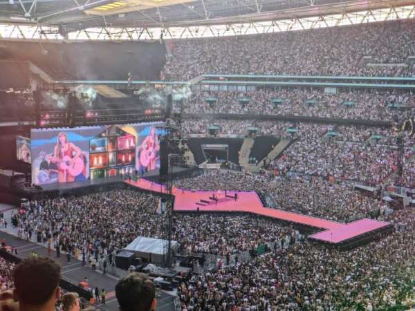 Wembley Stadium, bloc: 523, rangée: 7, place: 284