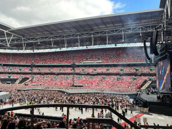 Wembley Stadium, bloc: 140, rangée: 32, place: 200
