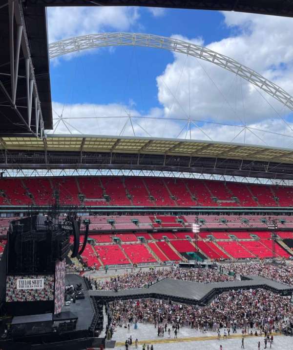 Wembley Stadium, bloc: 531, rangée: 4, place: 142-144