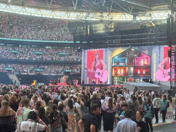 Wembley Stadium, bloc: 103, rangée: 4, place: 28