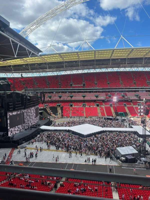 Wembley Stadium, bloc: 528, rangée: 1, place: 51&52