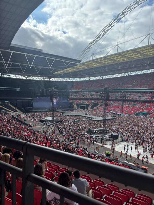 Wembley Stadium, bloc: 221, rangée: 8, place: 179
