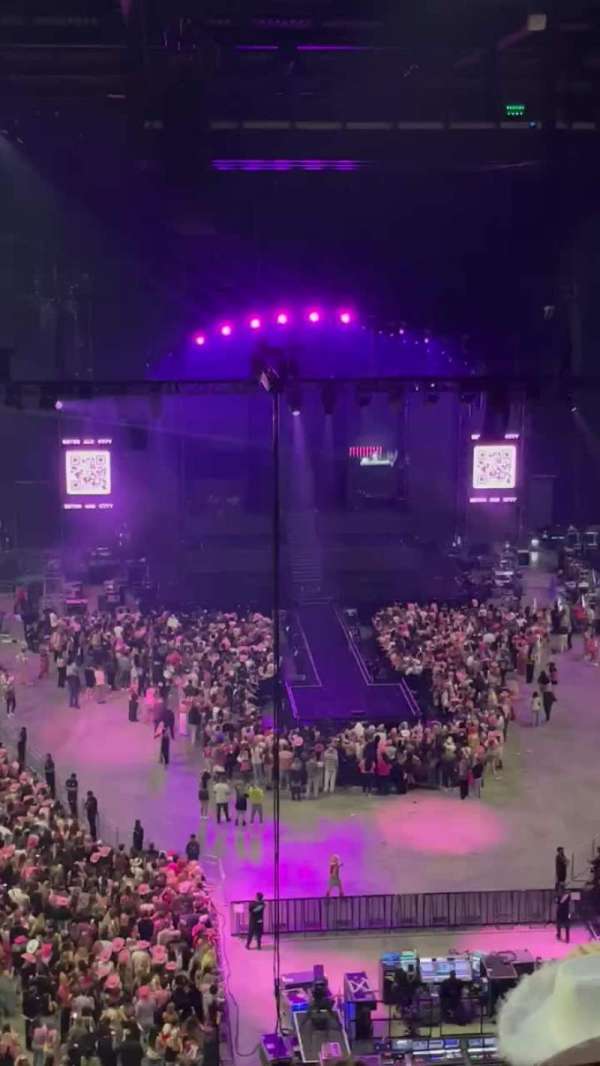 Co-op Live, bloc: 310, rangée: 15, place: 258
