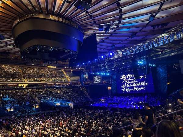 Madison Square Garden, bloc: 106, rangée: 13, place: 9