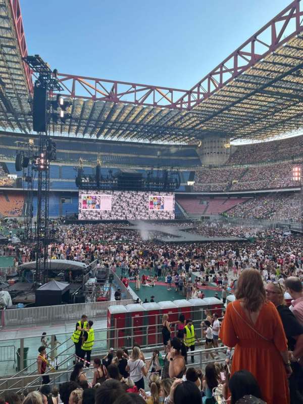 San Siro, bloc: 147, rangée: 14, place: 4
