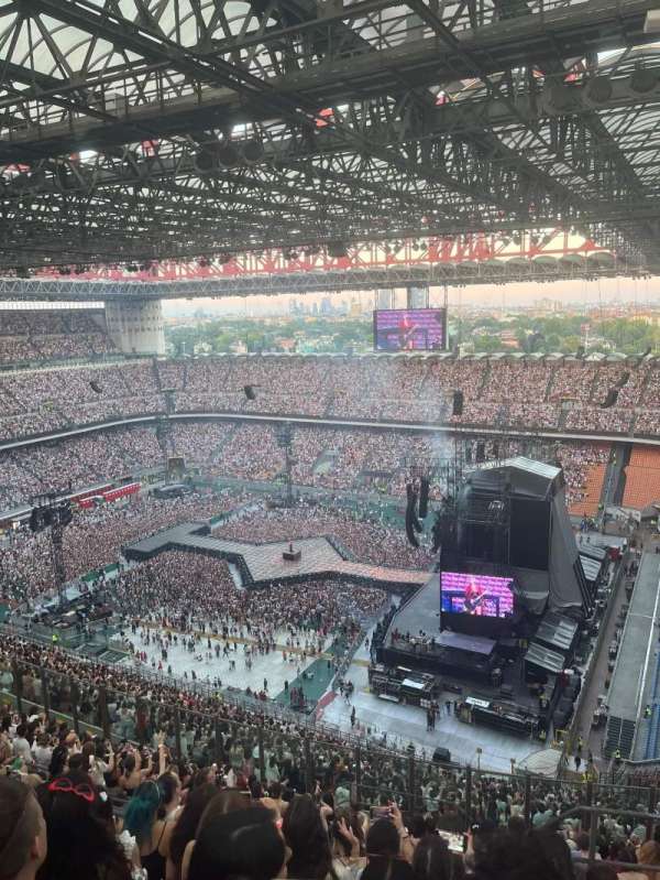 San Siro, bloc: 324, rangée: 7, place: 4