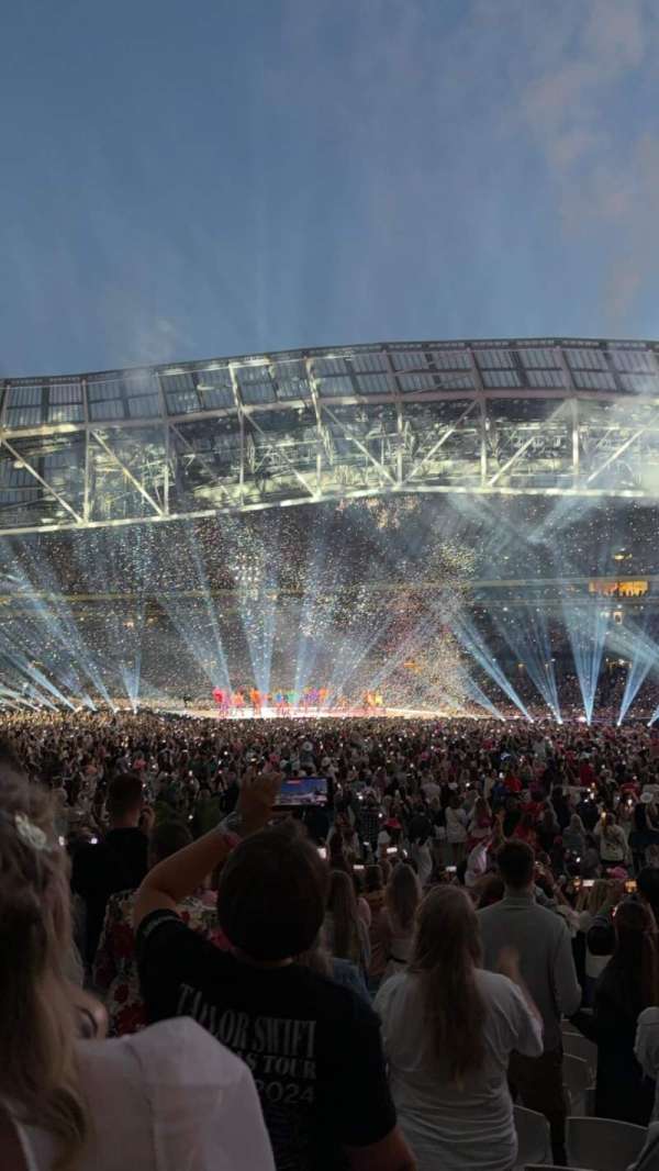 Aviva Stadium, bloc: 102, rangée: U, place: 21