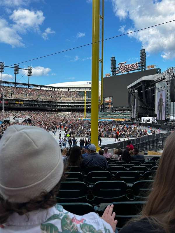 Comerica Park, bloc: 112, rangée: 32, place: 5