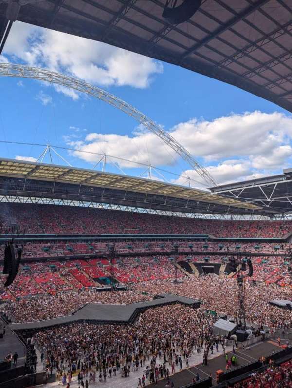 Wembley Stadium, bloc: 532, rangée: 1