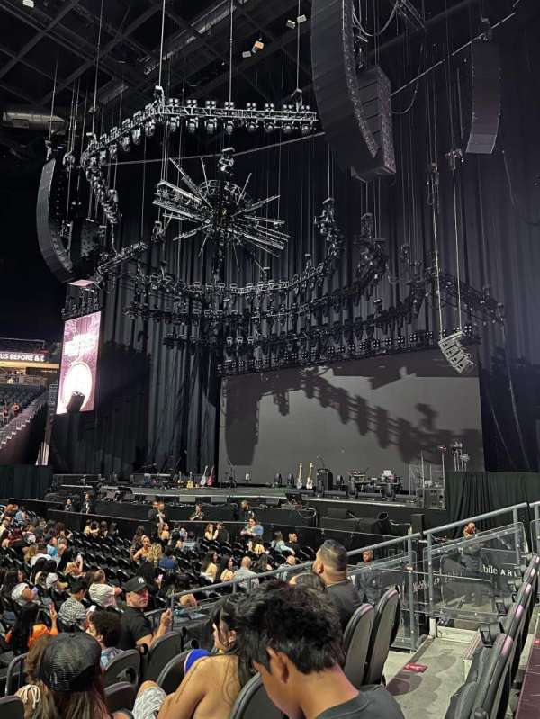 T-Mobile Arena, bloc: 17, rangée: B, place: 2