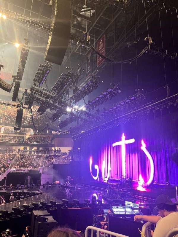 State Farm Arena, bloc: 106, rangée: K, place: 3