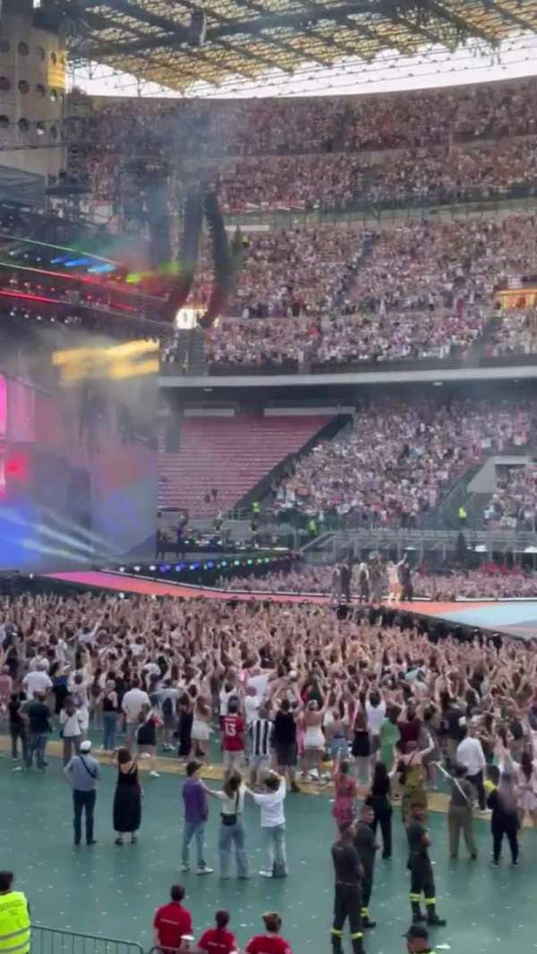 San Siro, bloc: 159, rangée: 11, place: 18