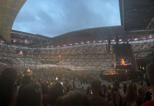 Wembley Stadium, bloc: 139, rangée: 38, place: 176