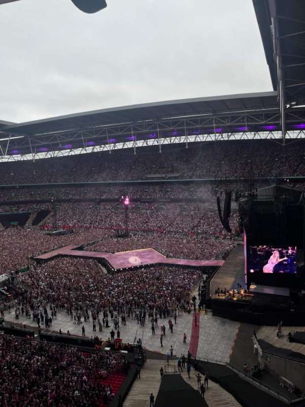 Wembley Stadium, bloc: K, rangée: 2, place: 232