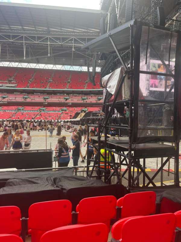 Wembley Stadium, bloc: 140, rangée: 7, place: 206