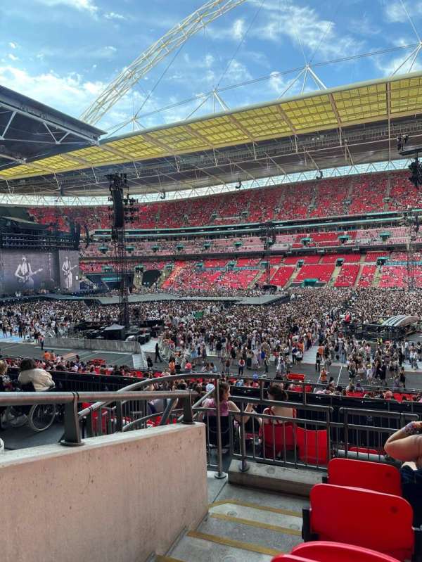 Wembley Stadium, bloc: 121, rangée: 35, place: 272