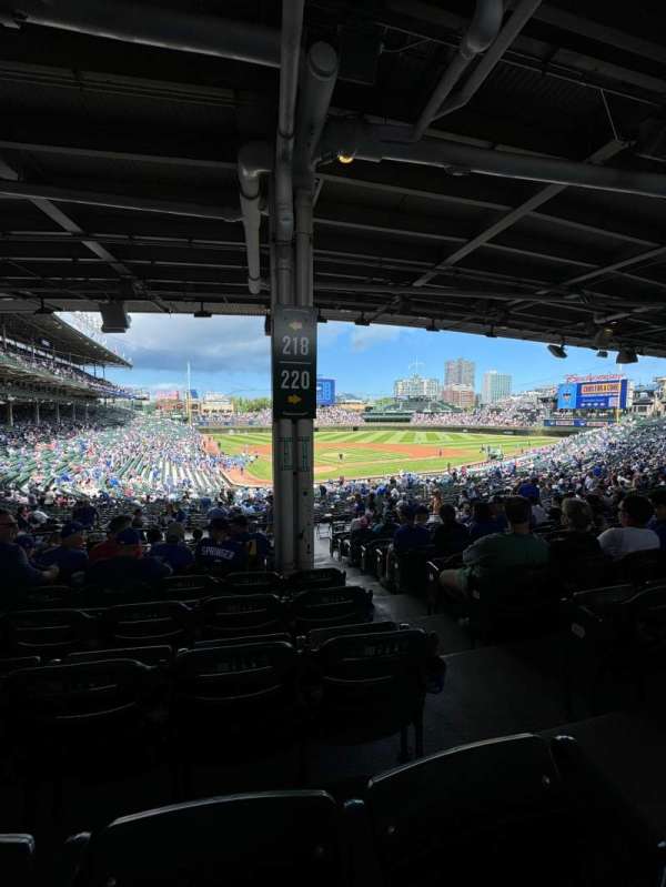 Wrigley Field, bloc: 218, rangée: 12, place: 22