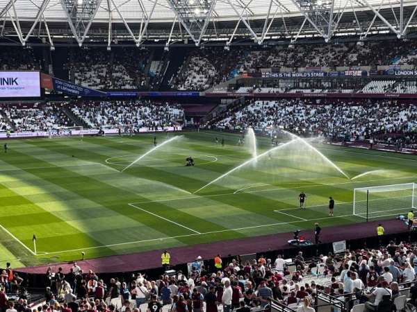 London Stadium, bloc: 245, rangée: 38, place: 136