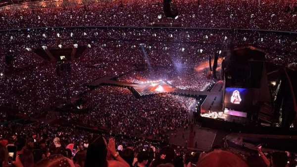 Wembley Stadium, bloc: 548, rangée: 22, place: 242