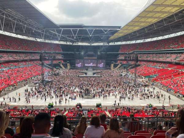 Wembley Stadium, bloc: 213, rangée: 13, place: 295