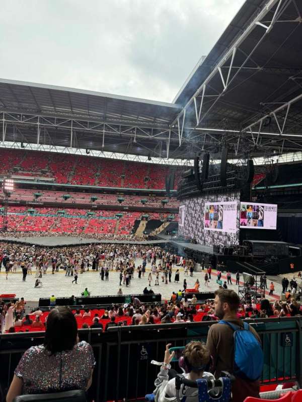 Wembley Stadium, bloc: 142, rangée: 31, place: 241