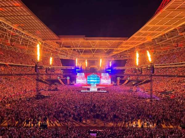 Wembley Stadium, bloc: 214, rangée: 2, place: 3