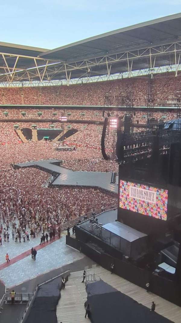 Wembley Stadium, bloc: 544, rangée: 2, place: 126