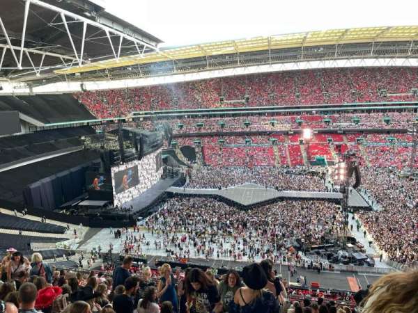 Wembley Stadium, bloc: 528, rangée: 17, place: 31-32